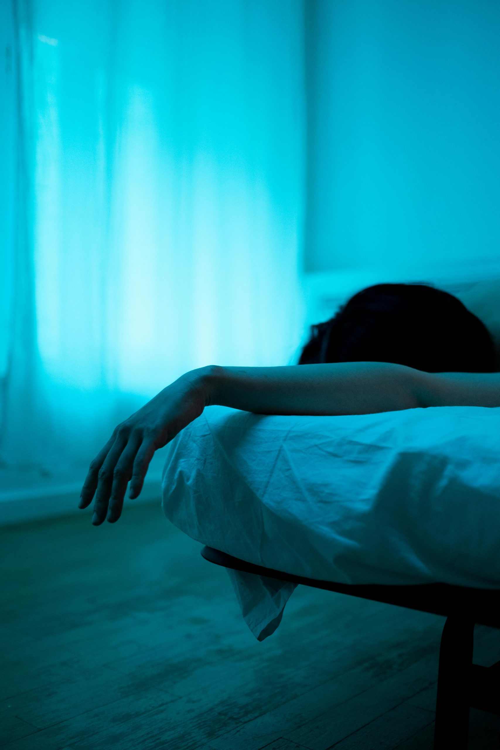 My roommate keeps accidentally falling asleep with her light on