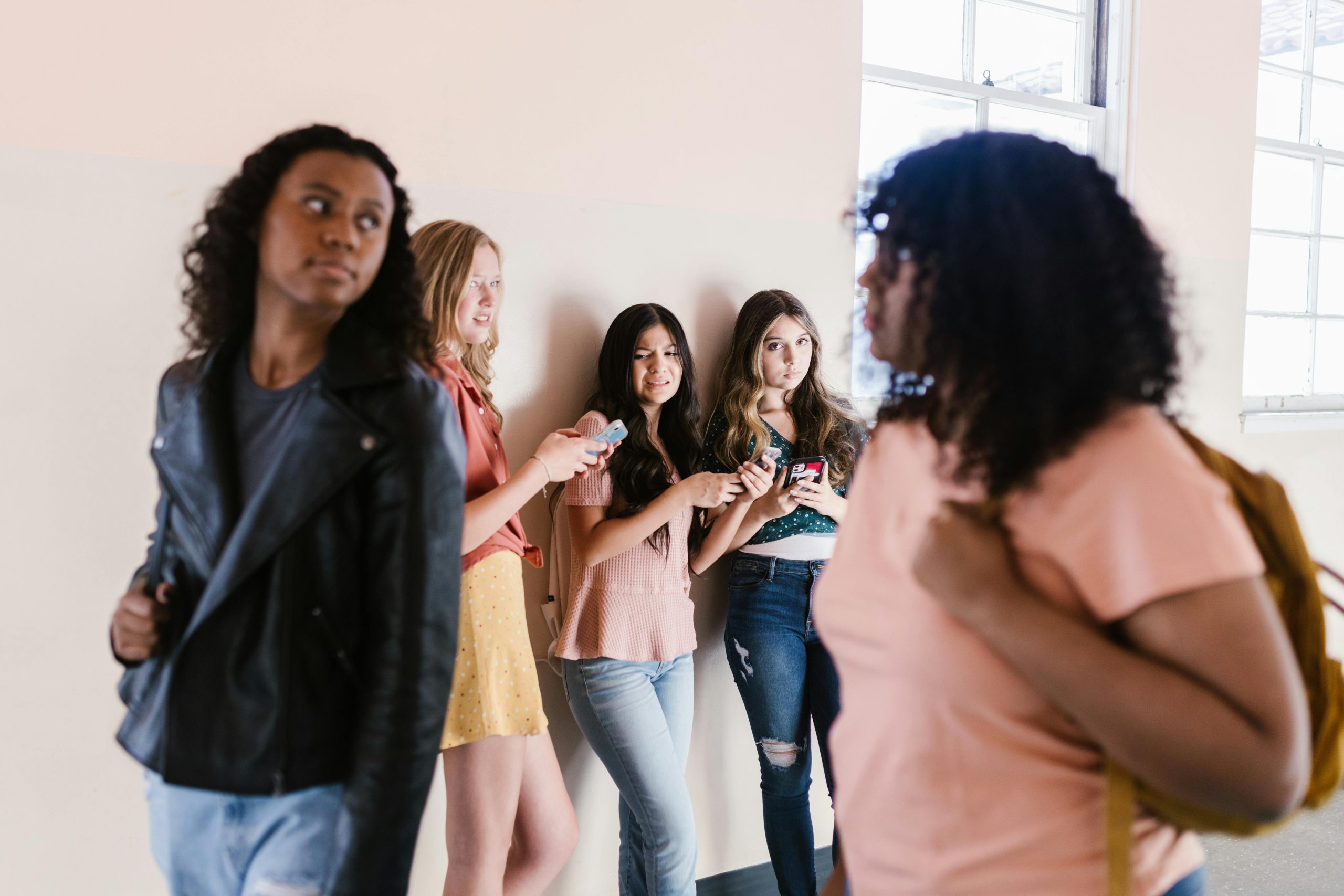 Making friends in college as a commuter student kind of sucks