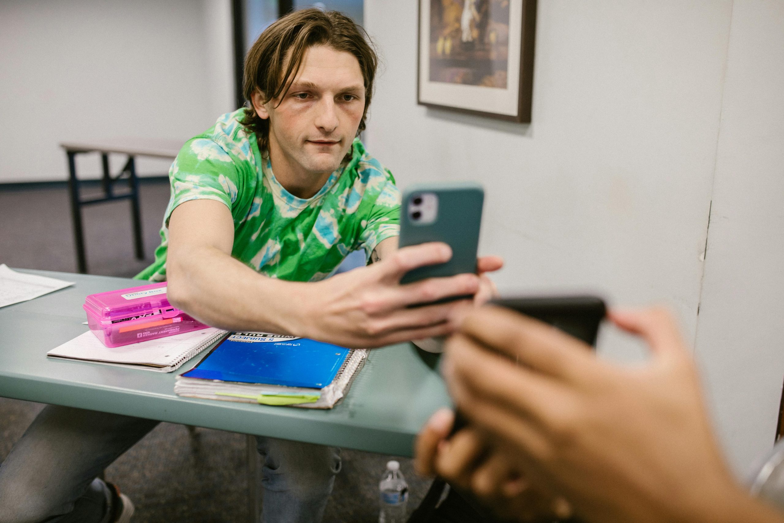 How do I become more extroverted and make friends in college if I’m shy?
